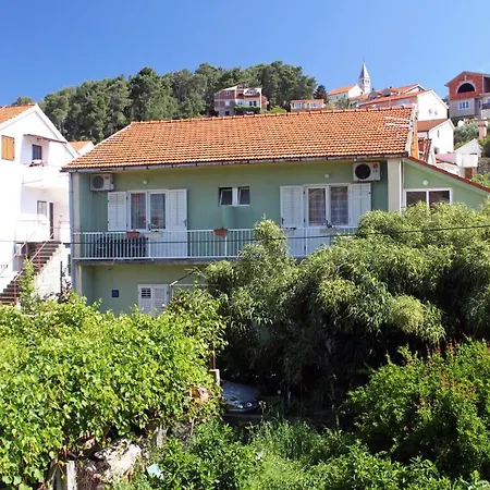 Guest house And By The Sea Jelsa, Hvar - 4602 Jelsa (Hvar)