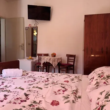 And By The Sea Jelsa, Hvar - 4602 Guest house 3*