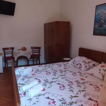 Guest house And By The Sea Jelsa, Hvar - 4602 Jelsa (Hvar)